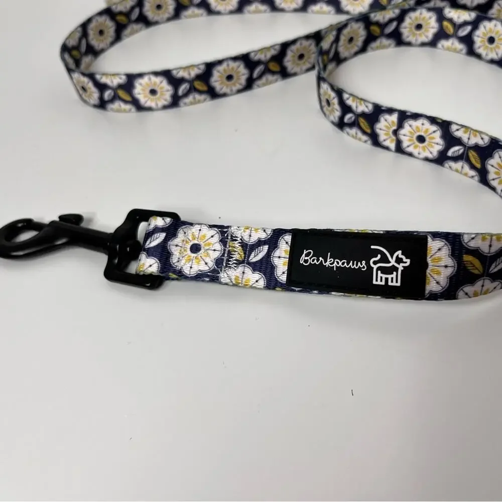 Dog Leash Daisy Print Blue Yellow White SZ MED Barkpaws NWOT Neoprene 4.75 ft